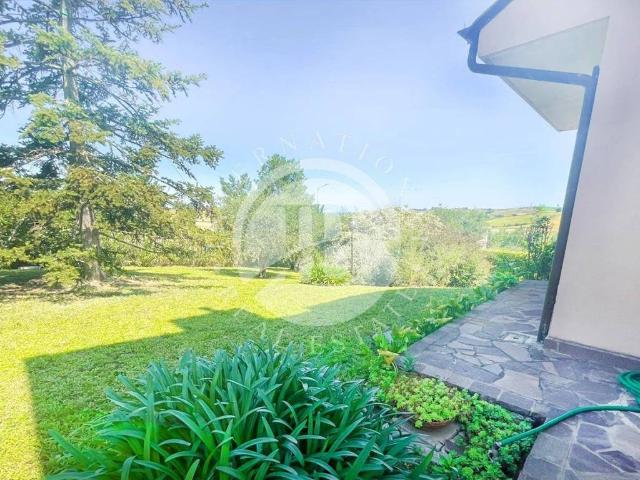 Villa Indipendente in vendita a Tre Ponti, Marche