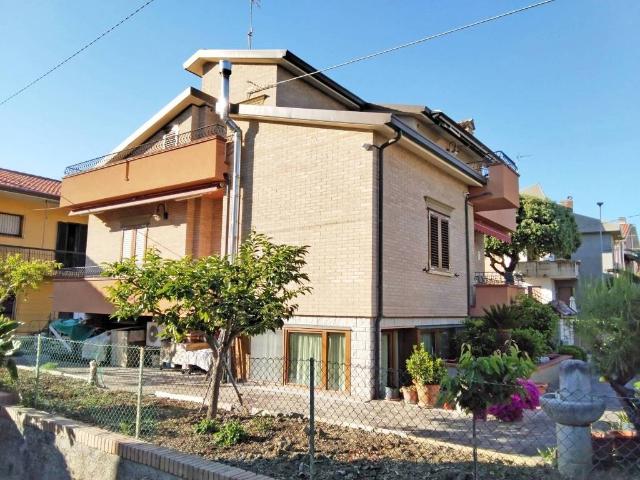 Villa Indipendente in vendita a Gimarra, Marche