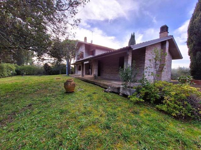 Villa Indipendente in vendita a Marche, Pesaro E Urbino