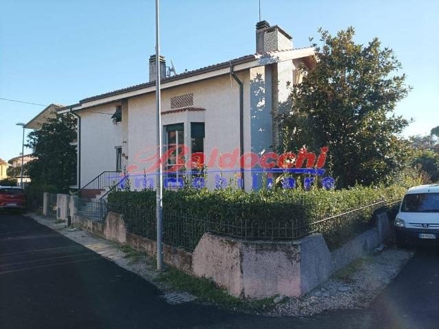 Villa Indipendente in vendita a Paleotta, Marche