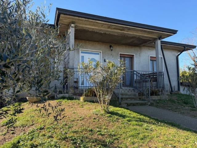 Villa Indipendente in vendita a Fara Gera D'adda, Lombardia