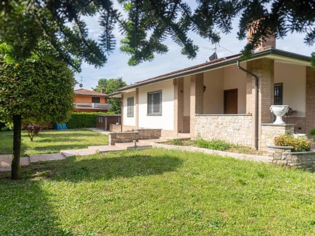 Villa Indipendente in vendita a Fara Gera D'adda, Lombardia