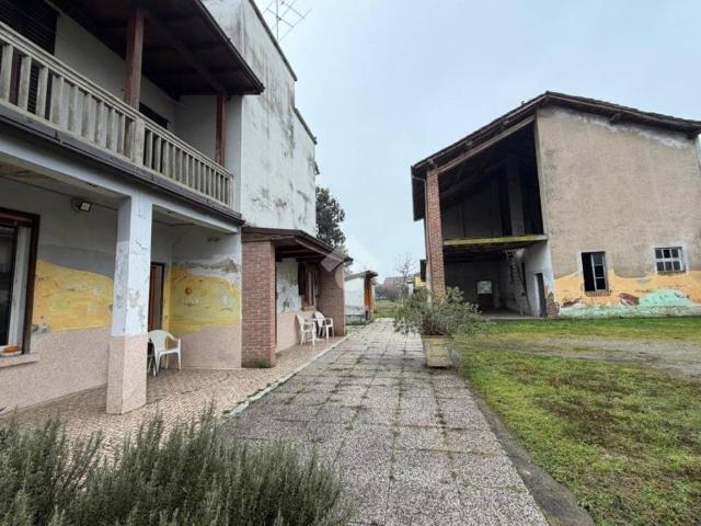 Villa Indipendente in vendita a Fara Gera D'adda, Lombardia