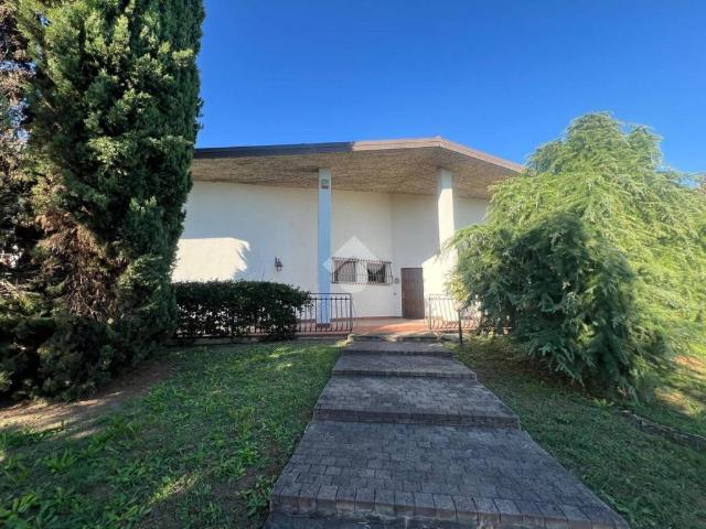 Villa Indipendente in vendita a Fara Gera D'adda, Lombardia
