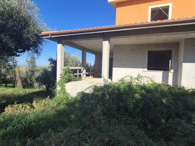 Villa Indipendente in vendita a Fara Sabina, Lazio