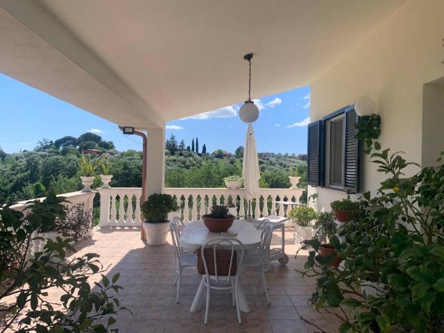 Villa Indipendente in vendita a Fara Sabina, Lazio