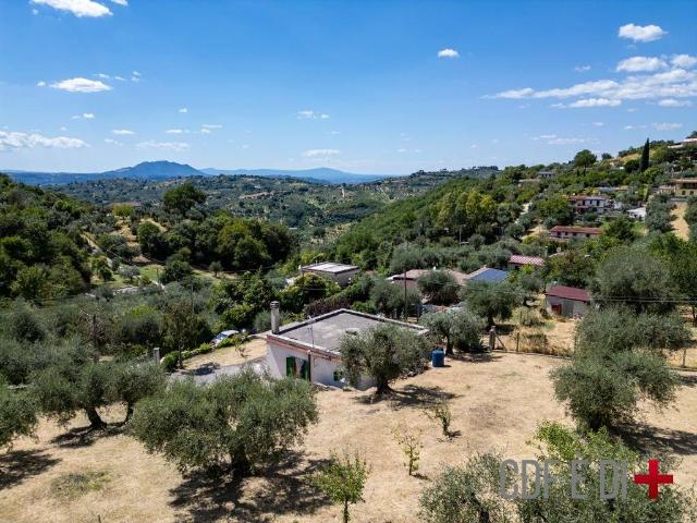 Villa Indipendente in vendita a Fara Sabina, Lazio