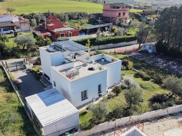 Villa Indipendente in vendita a Fara Sabina, Lazio