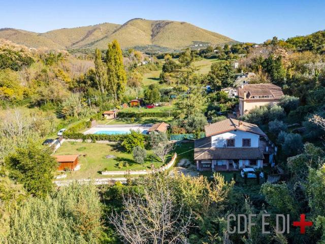 Villa Indipendente in vendita a Campomaggiore, Fara Sabina
