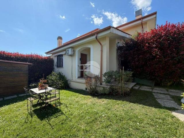 Villa Indipendente in vendita a Fara Sabina, Lazio