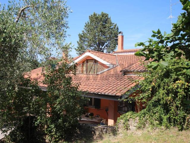 Villa Indipendente in vendita a Grottaglie, Fara Sabina