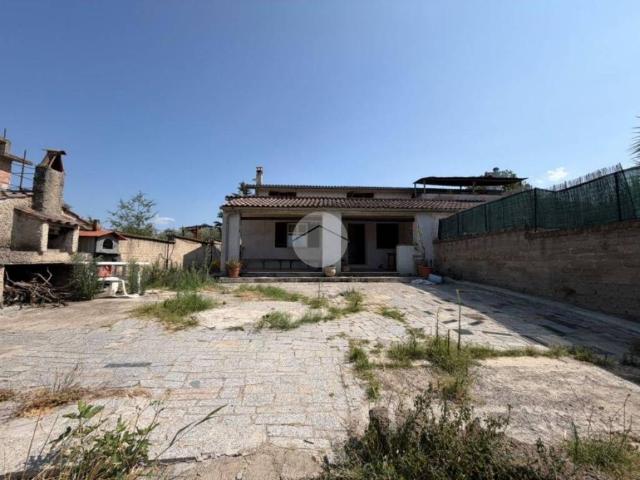 Villa Indipendente in vendita a Grottaglie, Fara Sabina