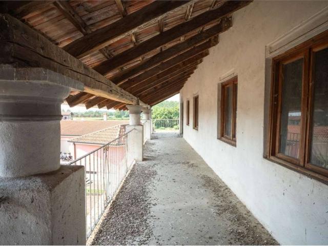 Villa Indipendente in vendita a Fara Novarese, Novara