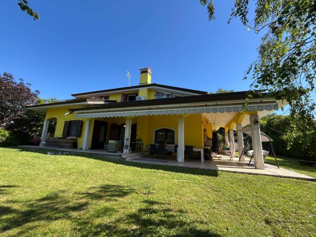 Villa Indipendente in vendita a Farra D'isonzo, Friuli-Venezia Giulia