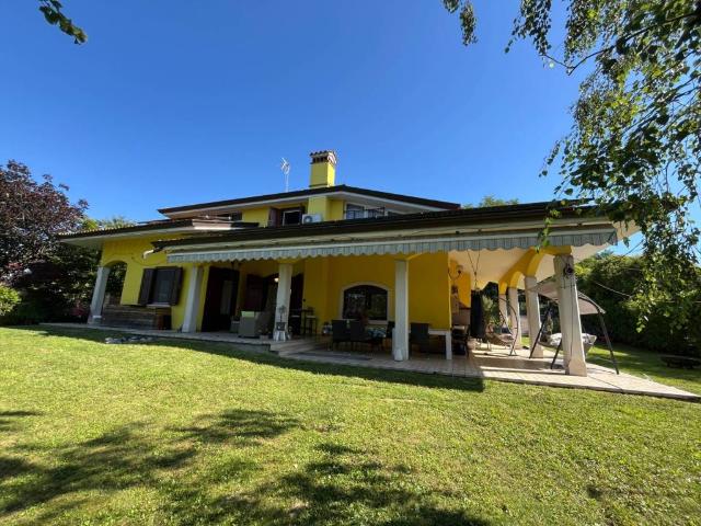 Villa Indipendente in vendita a Farra D'isonzo, Friuli-Venezia Giulia