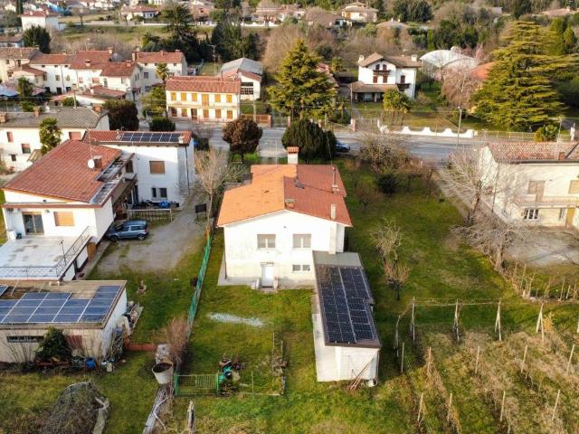 Villa Indipendente in vendita a Farra D'isonzo, Friuli-Venezia Giulia