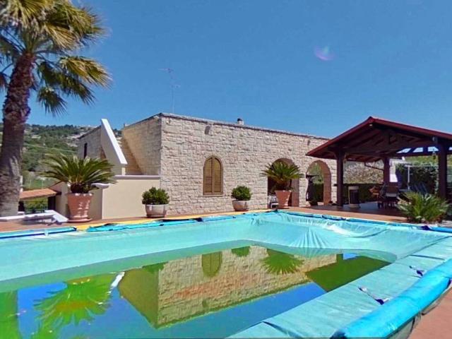 Villa Indipendente in vendita a Canale di Pirro, Puglia