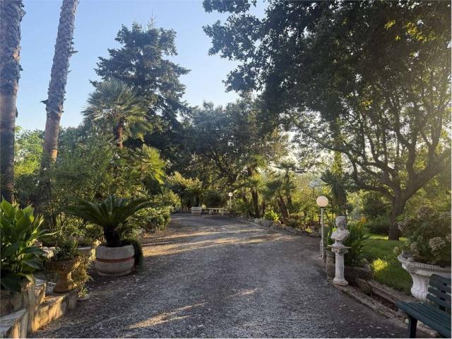 Villa Indipendente in vendita a Puglia, Brindisi