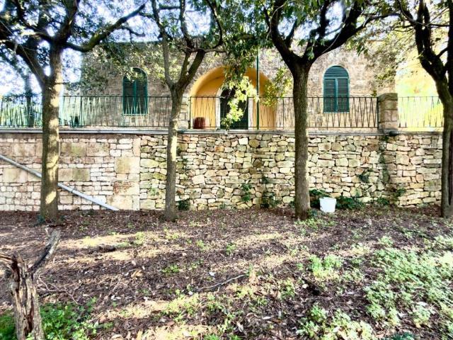 Villa Indipendente in vendita a Canale di Pirro, Puglia