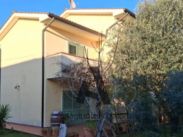 Villa Indipendente in vendita a Crespina Lorenzana, Laura
