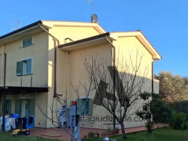 Villa Indipendente in vendita a Crespina Lorenzana, Laura