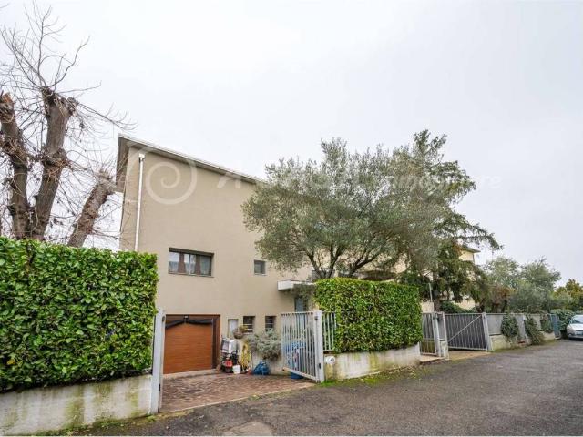 Villa Indipendente in vendita a Felino, Reggio Emilia