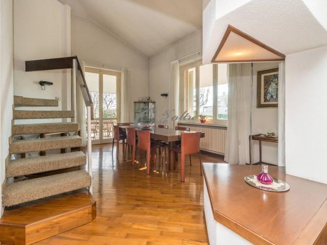 Villa Indipendente in vendita a Fenegrò, Lombardia