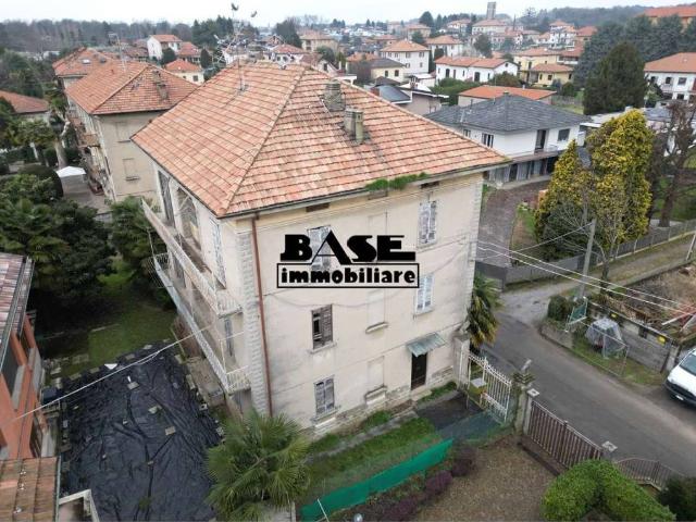 Villa Indipendente in vendita a Fenegrò, Lombardia