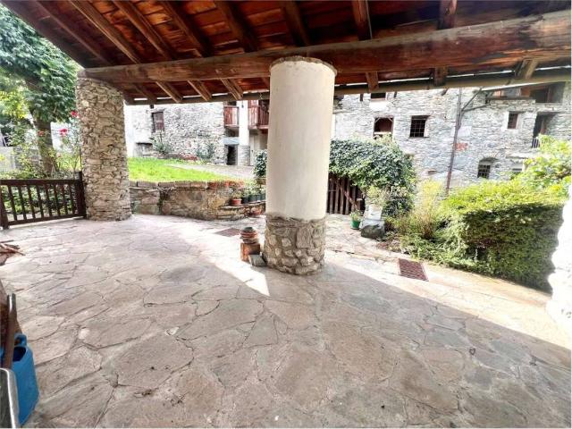 Villa Indipendente in vendita a Misérègne, Fénis