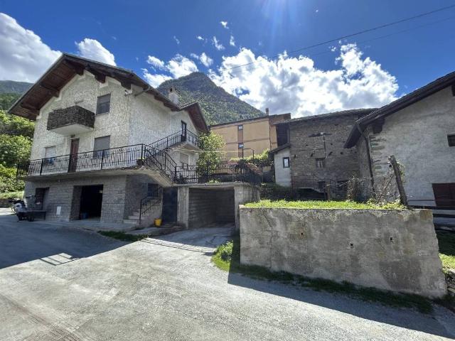 Villa Indipendente in vendita a Fenis, Aosta