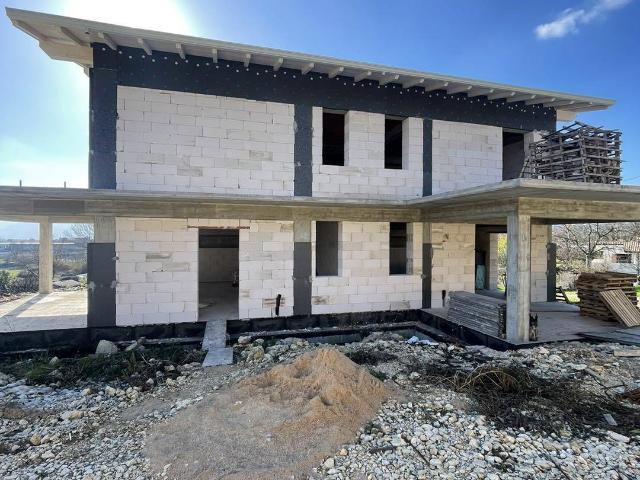 Villa Indipendente in vendita a Roana, Ferentino