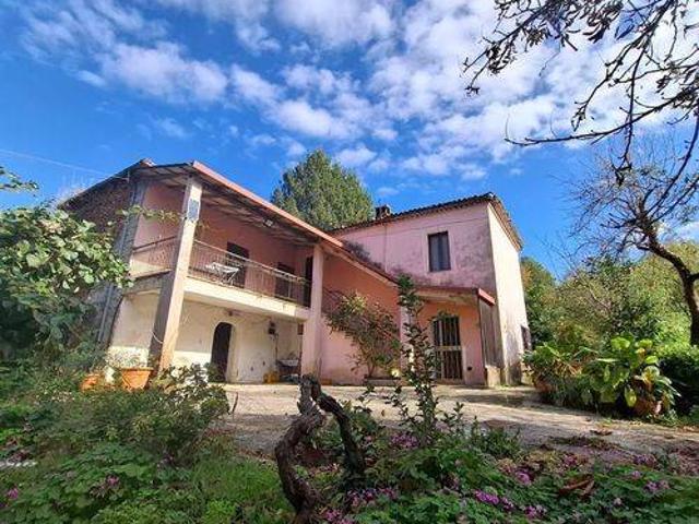 Villa Indipendente in vendita a Tofe, Ferentino