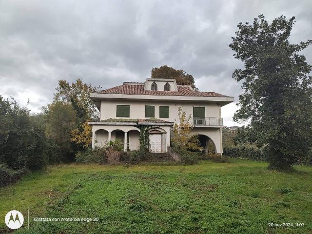 Villa Indipendente in vendita a Ferentino, Lazio