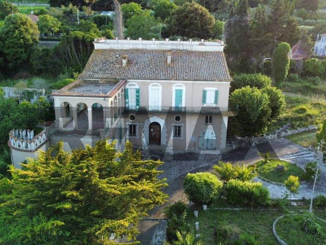 Villa Indipendente in vendita a Santa Maria a Mare, Marche