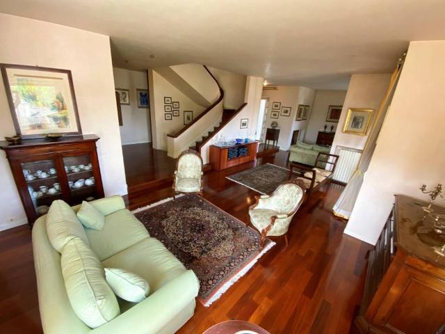 Villa Indipendente in vendita a Tirassegno, Marche
