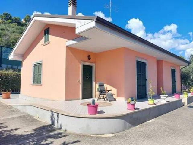 Villa Indipendente in vendita a Marina Palmense, Fermo