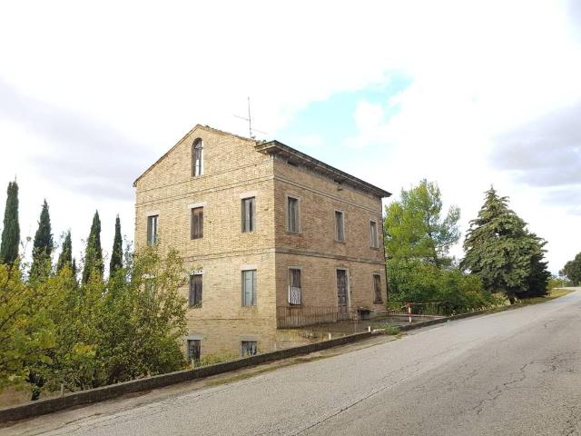 Villa Indipendente in vendita a Campiglione II, Marche