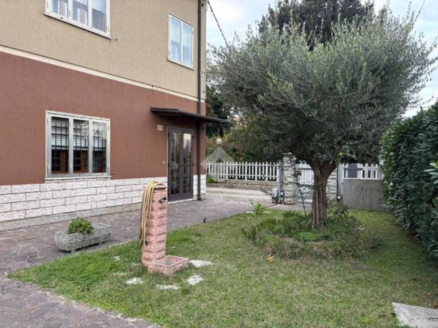 Villa Indipendente in vendita a Ferrara, Reggio Emilia
