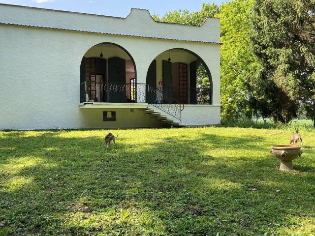 Villa Indipendente in vendita a Ferrara, Reggio Emilia