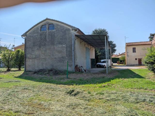 Villa Indipendente in vendita a Ferrara, Reggio Emilia