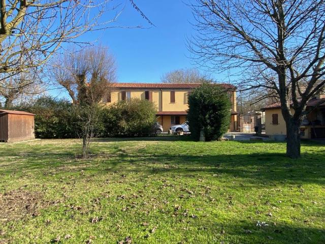 Villa Indipendente in vendita a Ferrara, Reggio Emilia