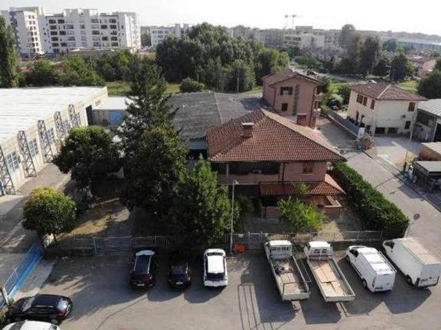Villa Indipendente in vendita a Villaggio Satellite, Ferrara
