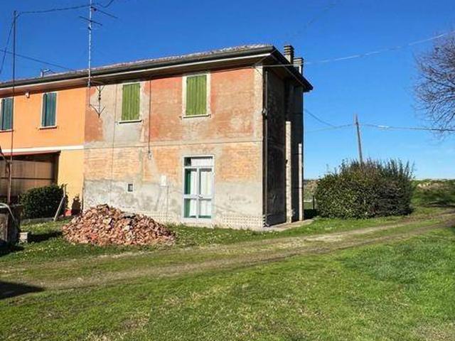 Villa Indipendente in vendita a Ferrara, Reggio Emilia