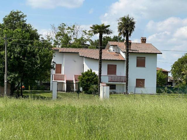Villa Indipendente in vendita a Ferrara, Reggio Emilia