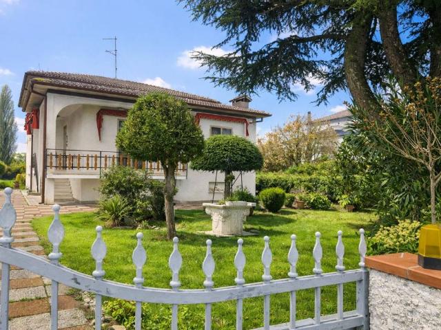 Villa Indipendente in vendita a Ferrara, Reggio Emilia