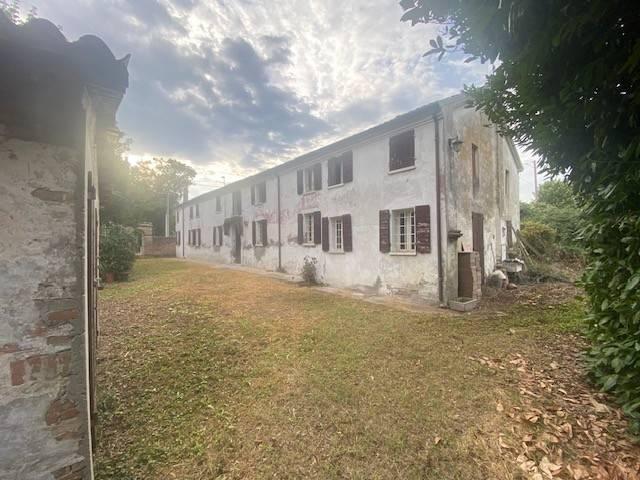 Villa Indipendente in vendita a Ferrara, Reggio Emilia