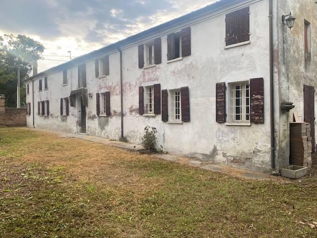 Villa Indipendente in vendita a Ferrara, Reggio Emilia
