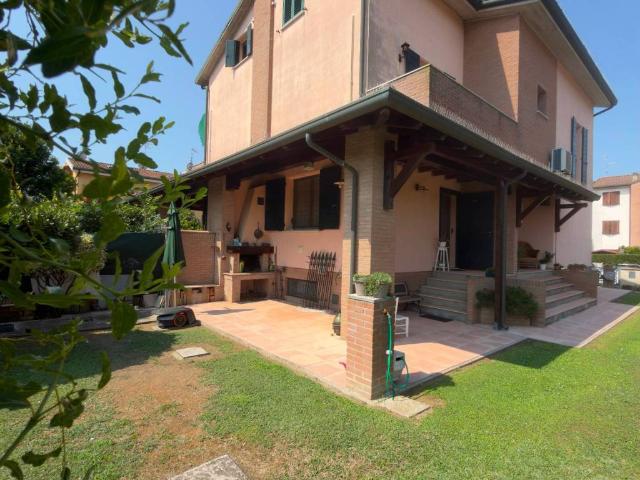 Villa Indipendente in vendita a Malborghetto di Boara, Ferrara