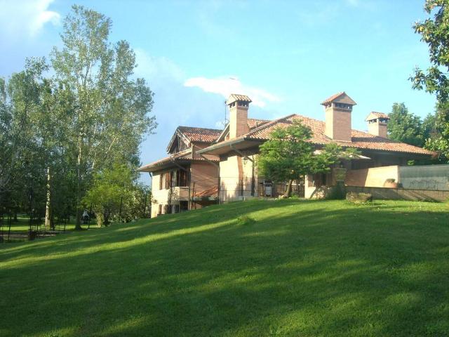 Villa Indipendente in vendita a Ferrara, Reggio Emilia