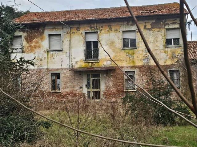 Villa Indipendente in vendita a Ferrara, Reggio Emilia